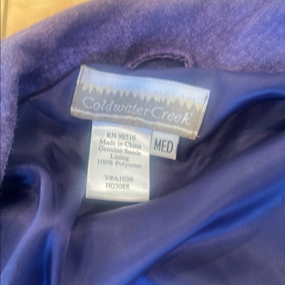 NWT- PURPLE SUEDE JACKET BEAUTIFUL. SIZE MEDIUM - Picture 4 of 8